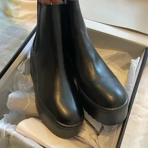 Sale!! Nine West☆ Henrita Platform Bootieブーティー Nine West Women's Henrita Ankle Boot Bootie with Chelsea